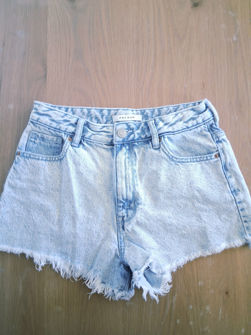 PACSUN - LIGHT WASH DENIM SHORTS🧭🦋🌼 - Picture 2 of 4